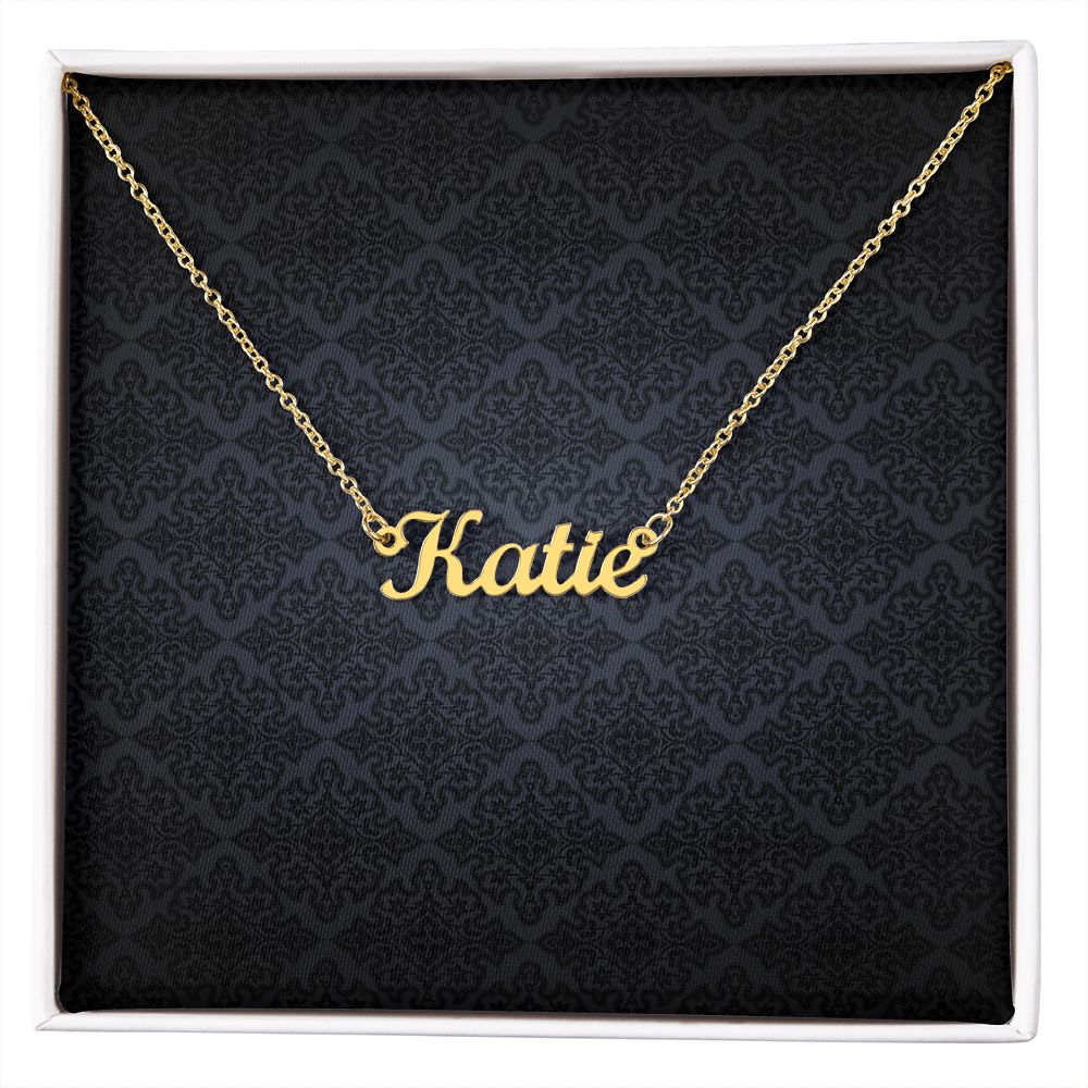 To My Mom / Mother / Sister / Daughter / Cousin / Grandmother / Granddaughter / Niece / Aunt (Plain Black Card) - Custom Name Necklace