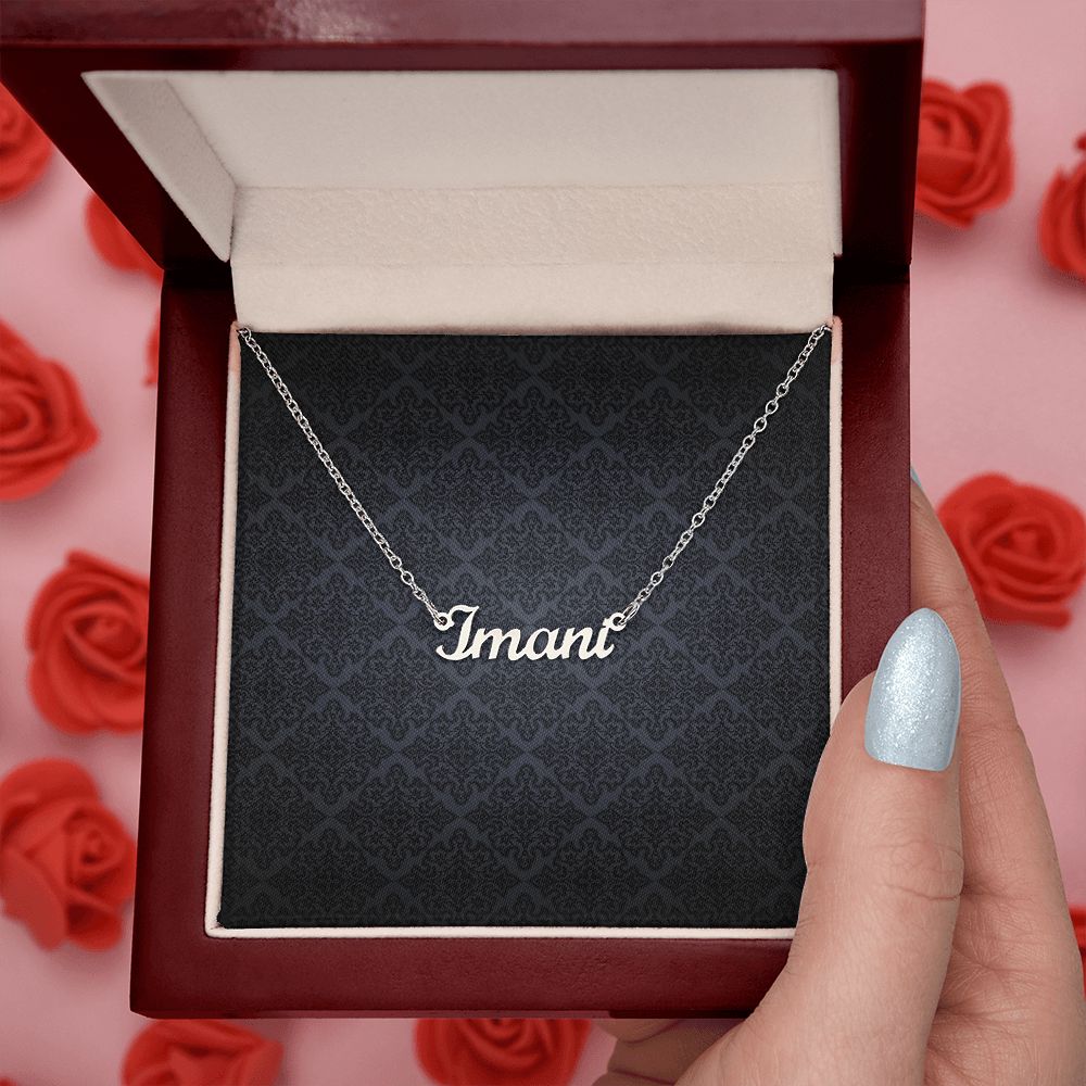 To My Mom / Mother / Sister / Daughter / Cousin / Grandmother / Granddaughter / Niece / Aunt (Plain Black Card) - Custom Name Necklace