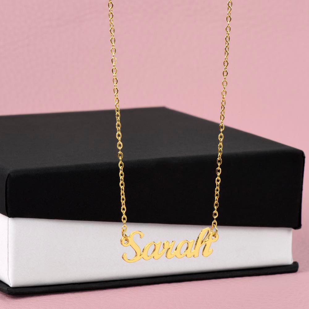 To My Mom / Mother / Sister / Daughter / Cousin / Grandmother / Granddaughter / Niece / Aunt (Plain Black Card) - Custom Name Necklace